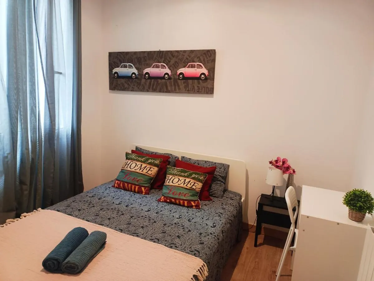Private Rooms In Born Barcelona 0*,  Spanien